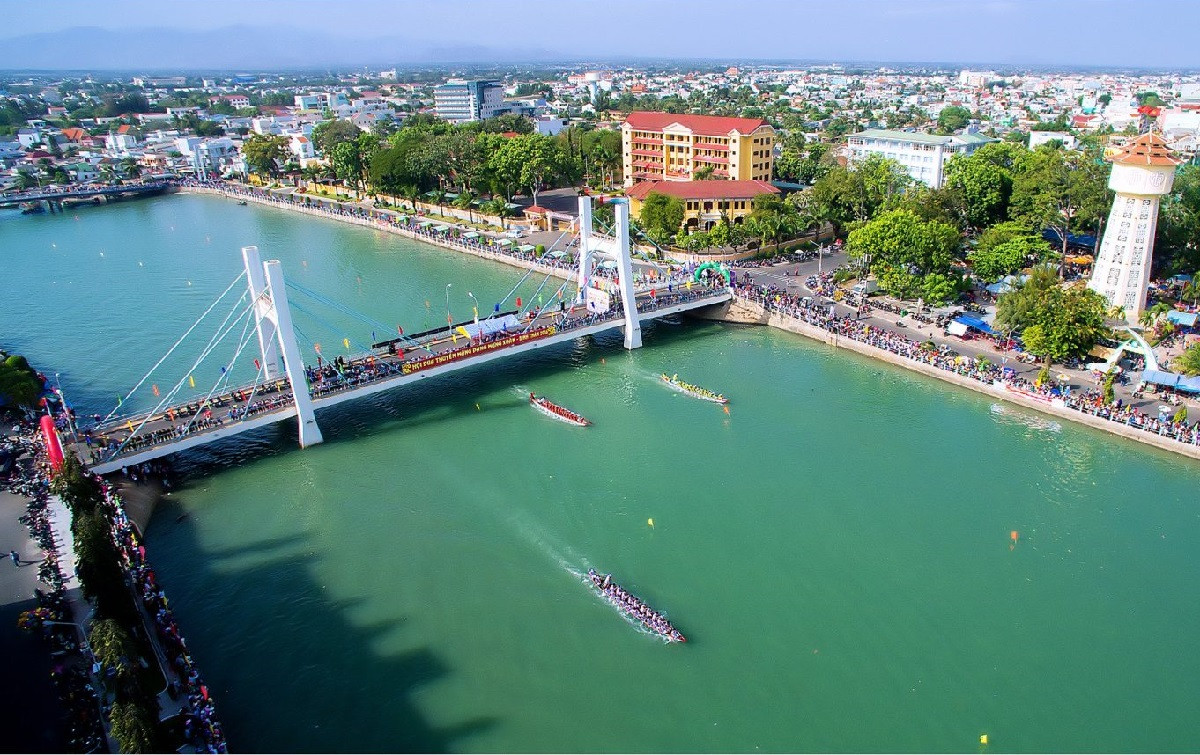 Nhà xưởng cho thuê Bình Thuận hút doanh nghiệp nhờ hạ tầng tốt, giá thuê cạnh tranh.
